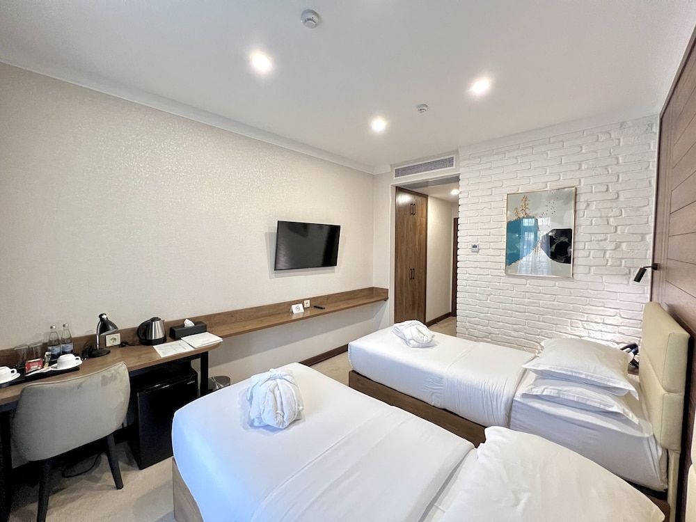 Oscar Boutique Hotel Standard Twin Room 3