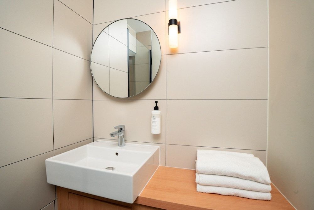 easyHotel Nice Old Town Double Room 12