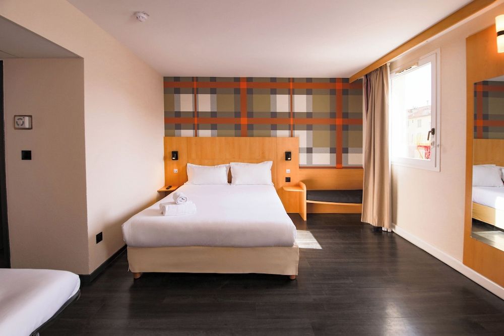 undefined easyHotel Nice Old Town 9