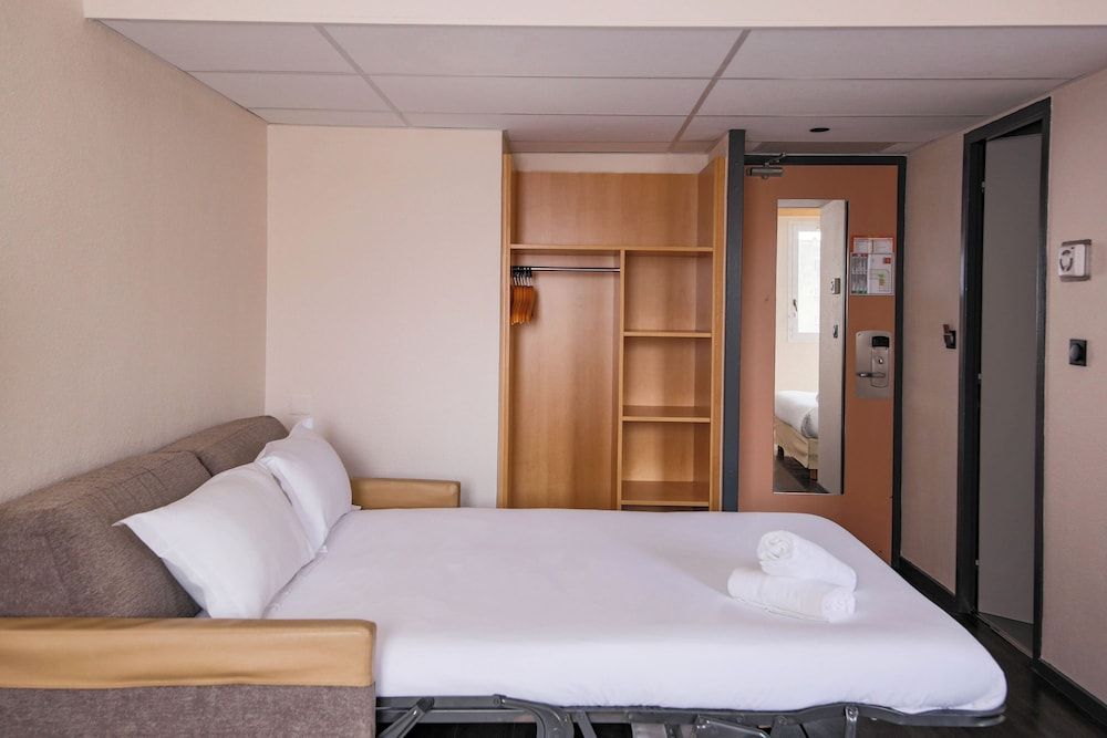 undefined easyHotel Nice Old Town 8