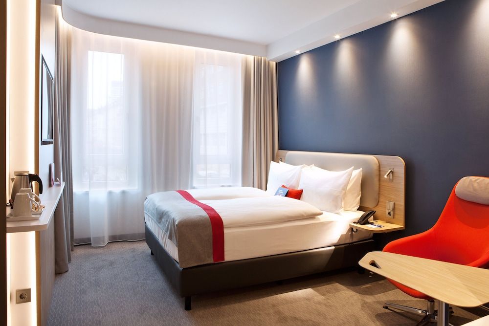 Standard Room, 1 Queen Bed (Top Floor)
