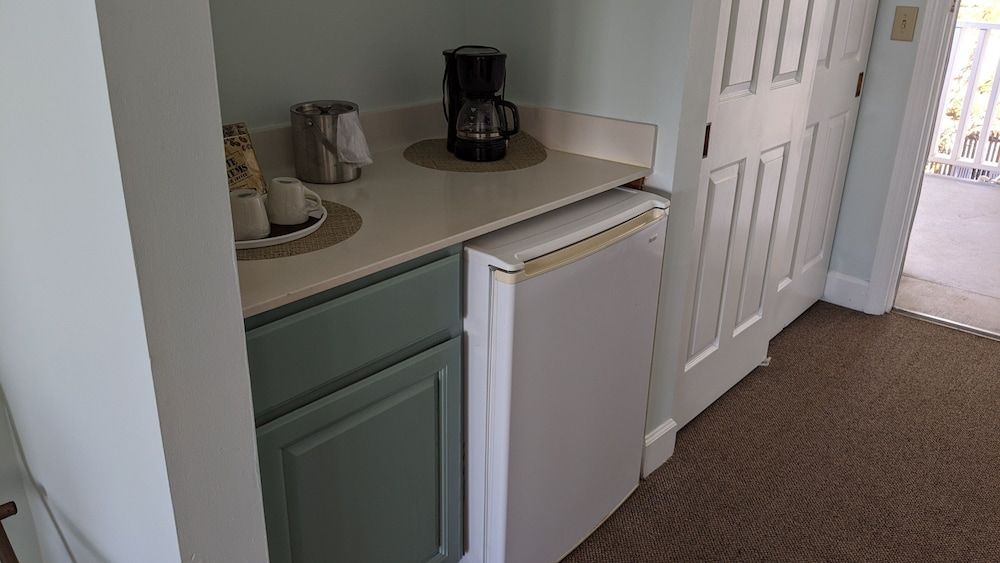 Inlet Inn NC Junior Room, 1 King Bed with Sofa bed, Balcony, Sea View 2