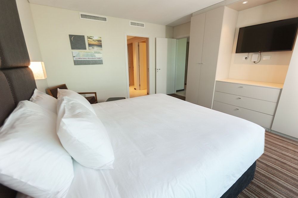 Suite, 1 King Bed, Jetted Tub