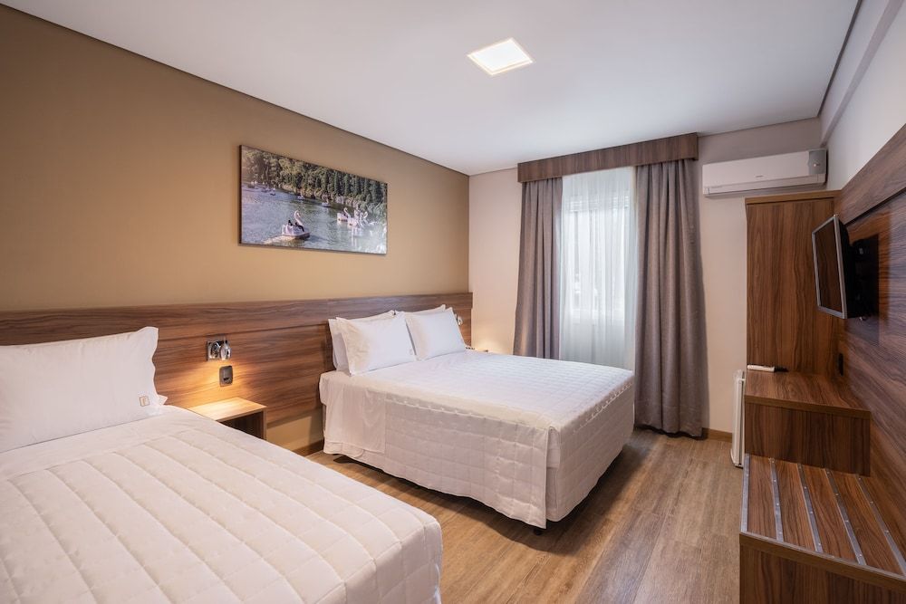Hotel Fioreze Primo Deluxe Triple Room, Multiple Beds, Non Smoking 4