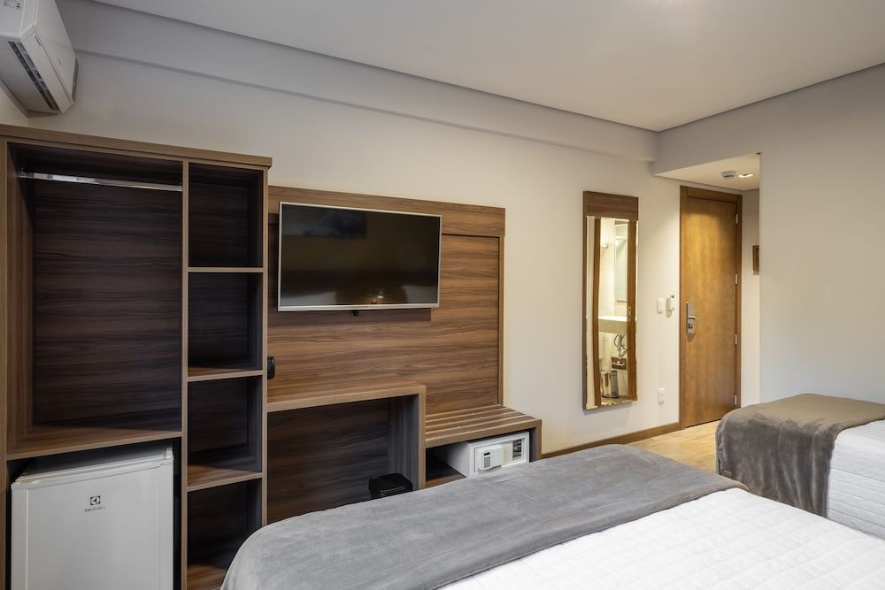 Hotel Fioreze Primo Deluxe Triple Room, Multiple Beds, Non Smoking 3