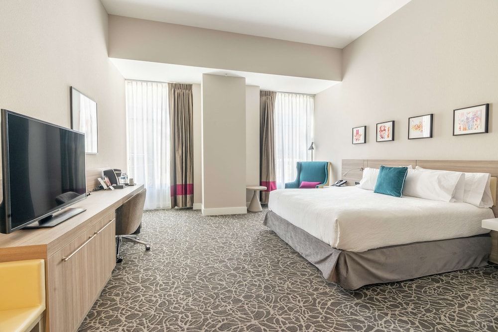 Room, 1 King Bed, Accessible (3x3 Shower)