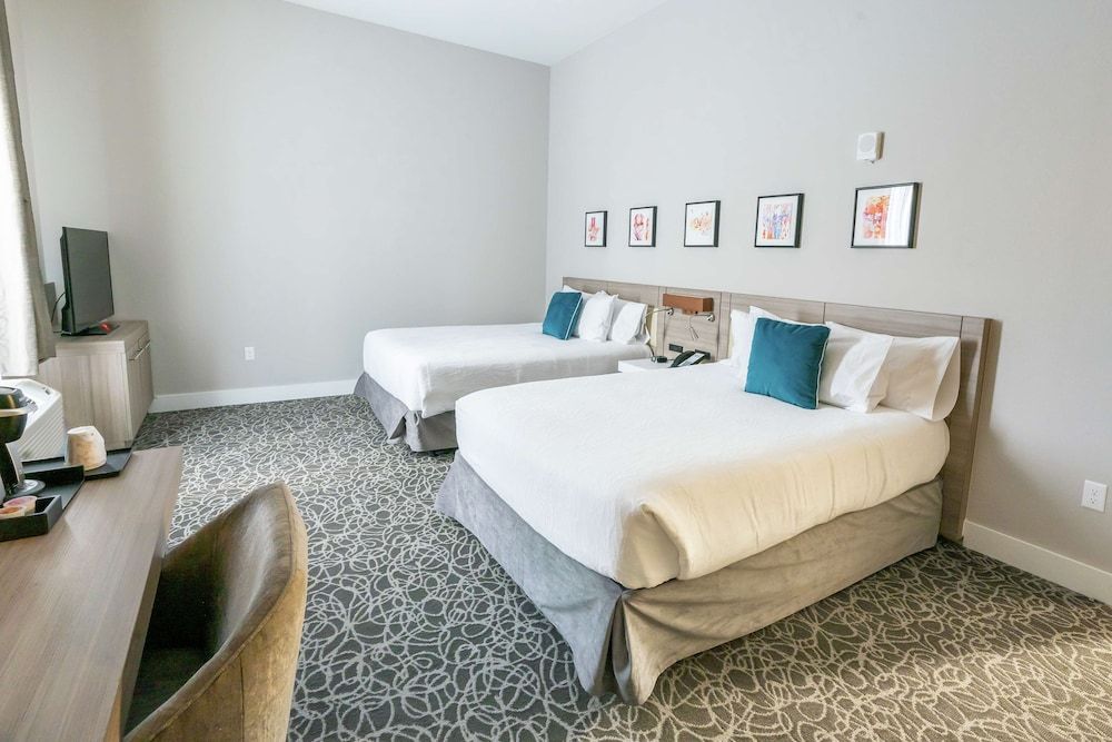 Room, 2 Queen Beds, Accessible (3x3 Shower)