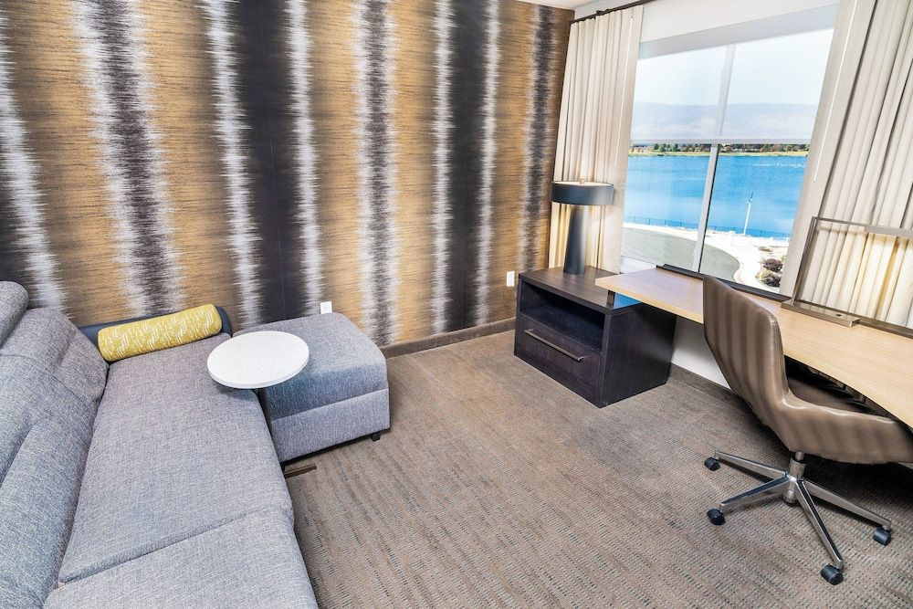 Suite, 1 King Bed with Sofa bed, Marina View