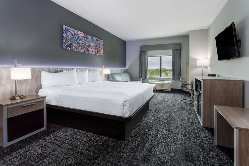 Studio Suite, 1 King Bed, Non Smoking
