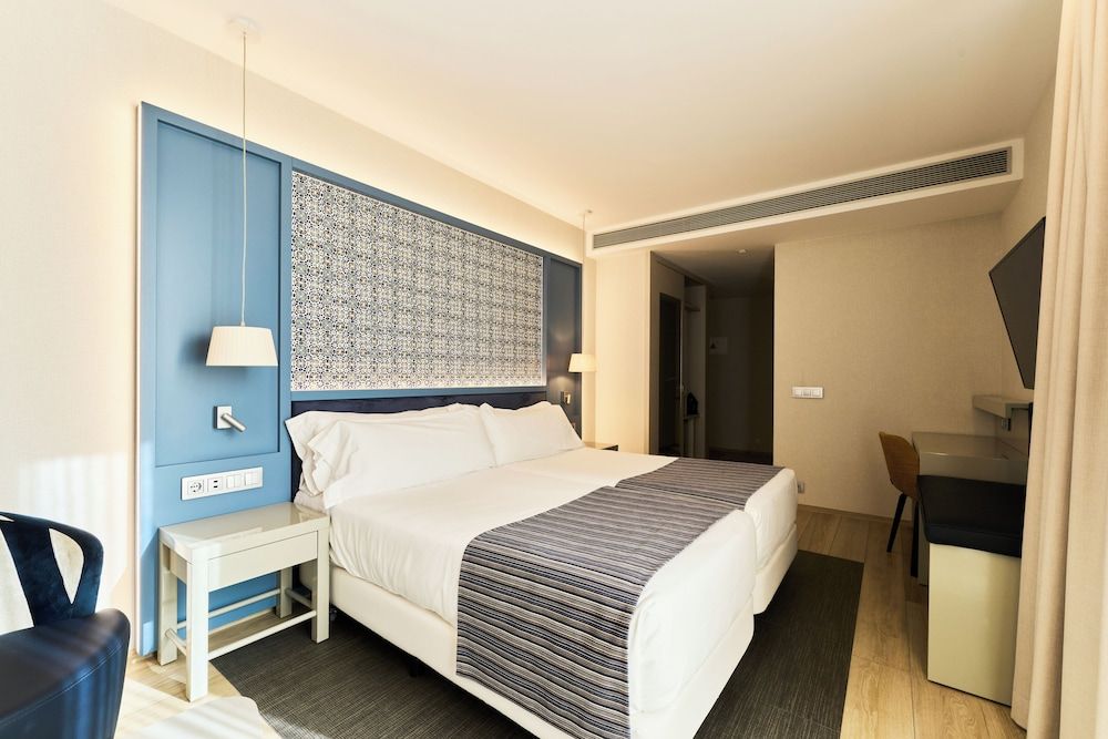 undefined Catalonia Porto 6