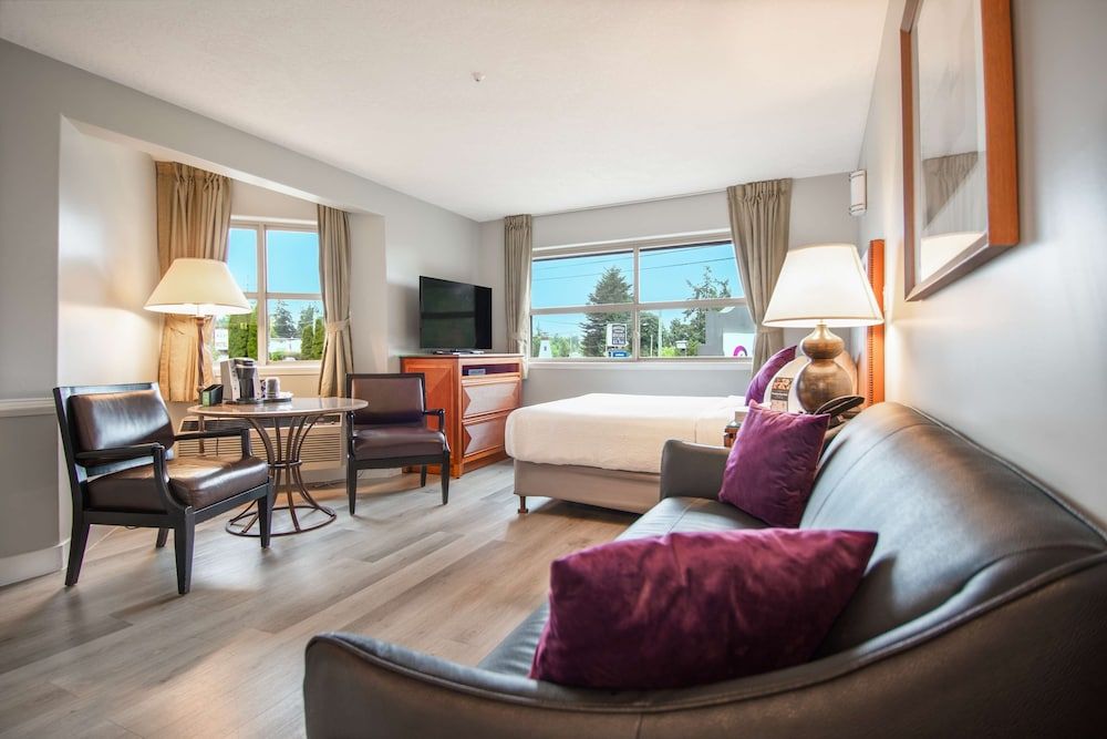 Coast Parksville Hotel Suite, 1 Queen Bed 2