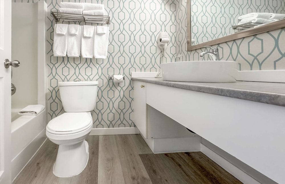 Coast Parksville Hotel Suite, 1 Queen Bed 4