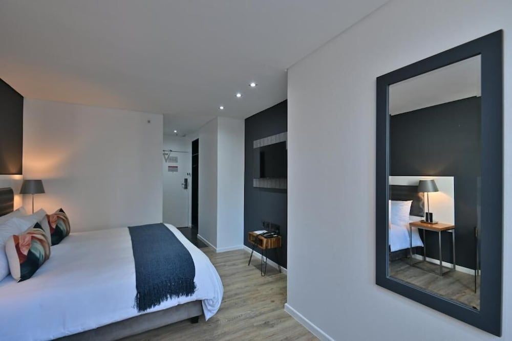 undefined Fountains Hotel Cape Town 10