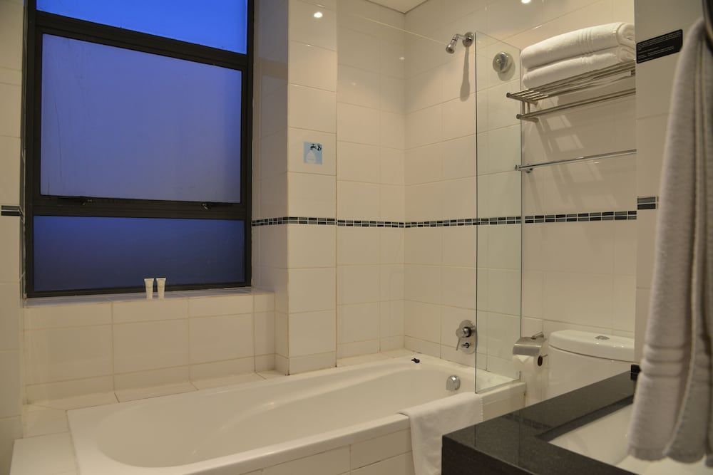 Fountains Hotel Cape Town Express Twin Room 4