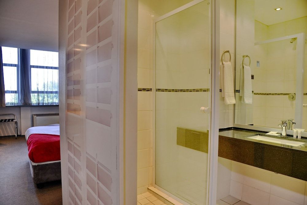 Fountains Hotel Cape Town Express Twin Room 2