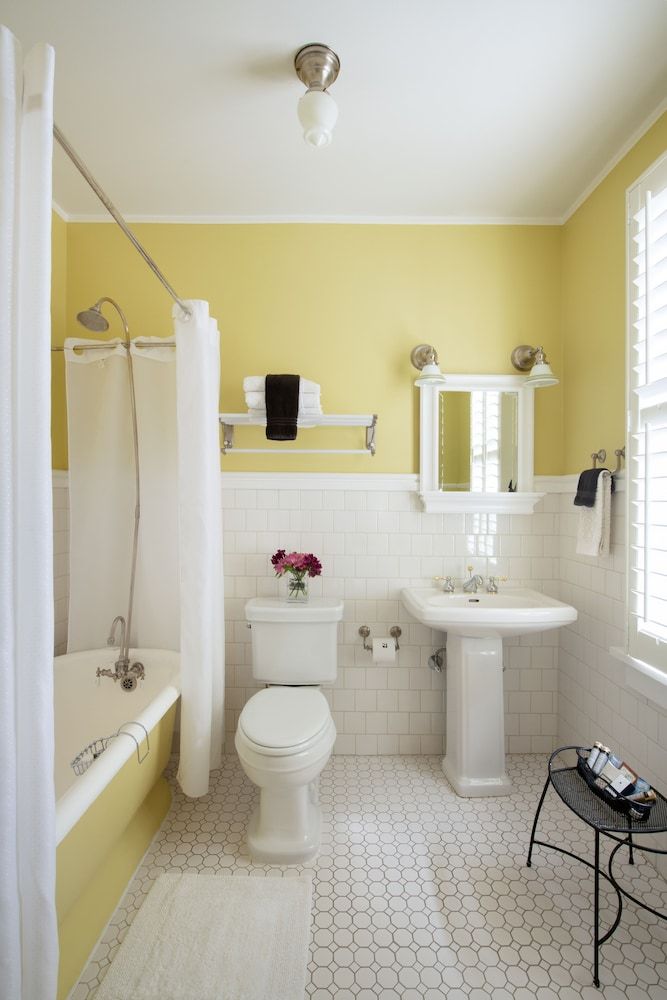 Chamberlin Inn Cody Suite, 1 Queen Bed with Sofa bed, Non Smoking, Kitchenette 4