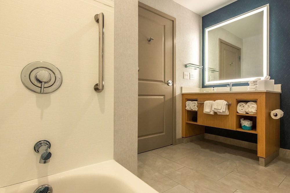 Suite, 1 Bedroom (Island)