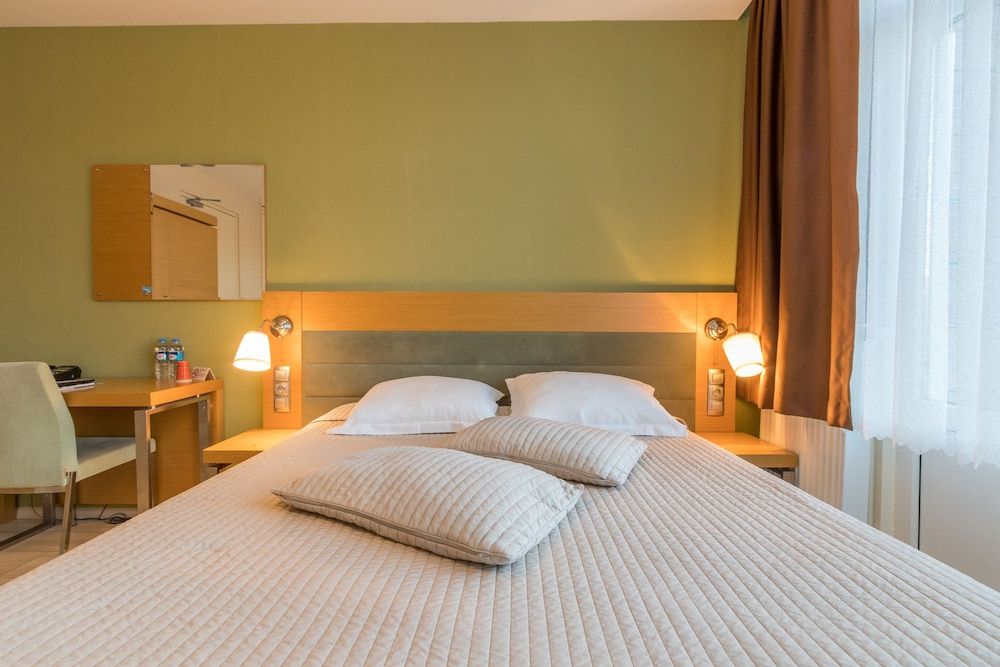 undefined Hotel Port 5