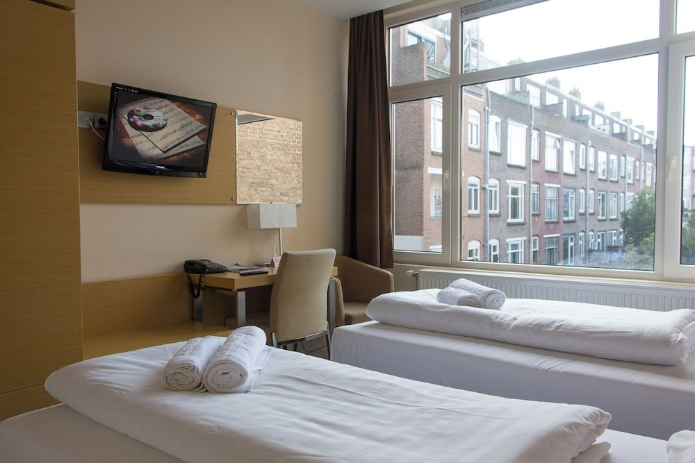 undefined Hotel Port 2