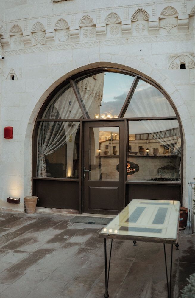 undefined Kismet Cave Mansion 4