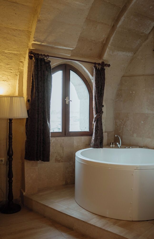 undefined Kismet Cave Mansion 9