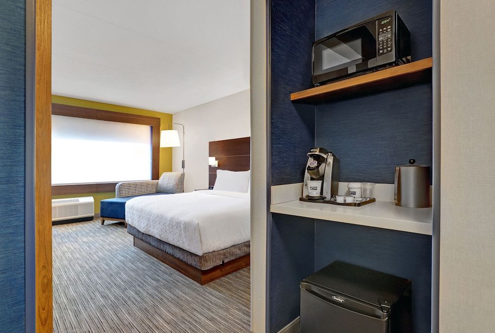 Standard Room, 1 King Bed
