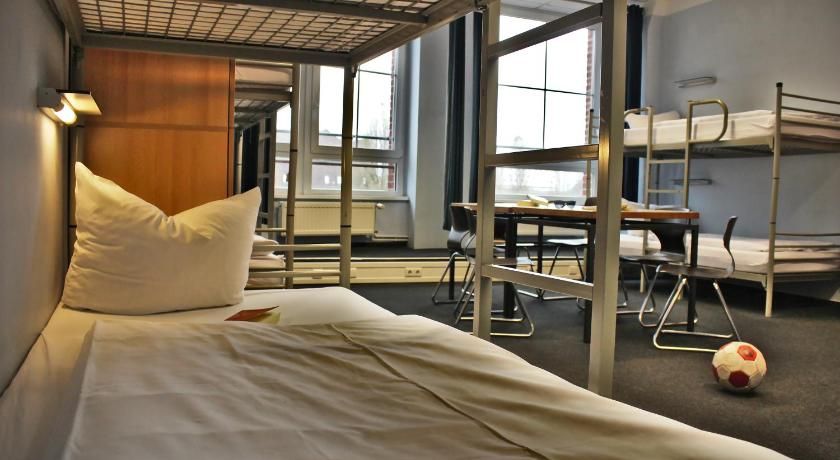 Industriepalast Hostel Berlin 6-Bed Dormitory -- Mixed 15