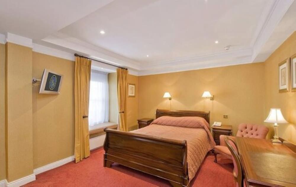 Wynn's Hotel Standard Double Room 4