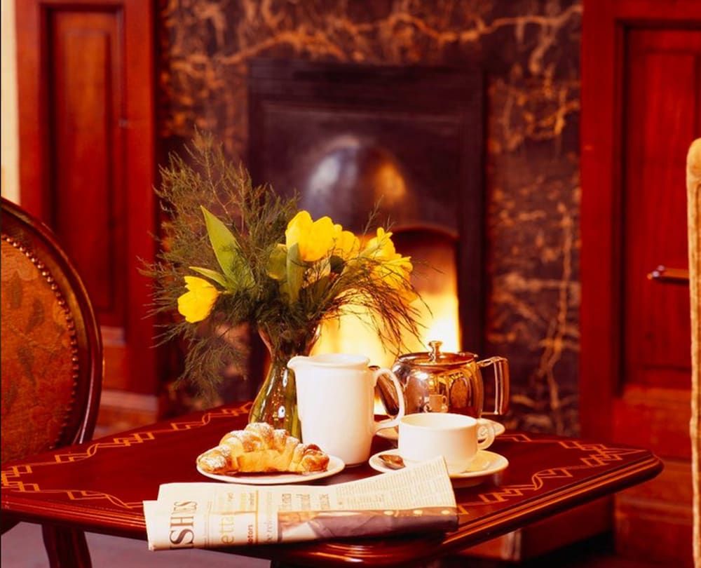 Wynn's Hotel Standard Twin Room 3