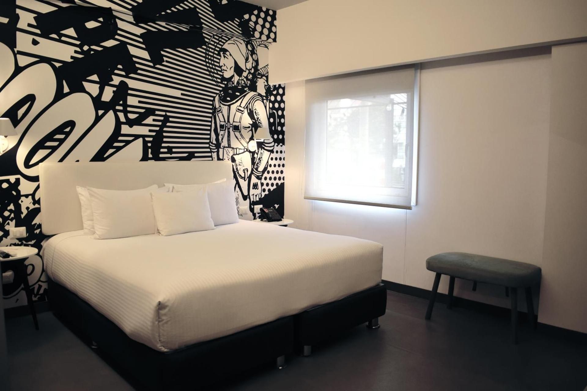 undefined Radisson RED Miraflores 5