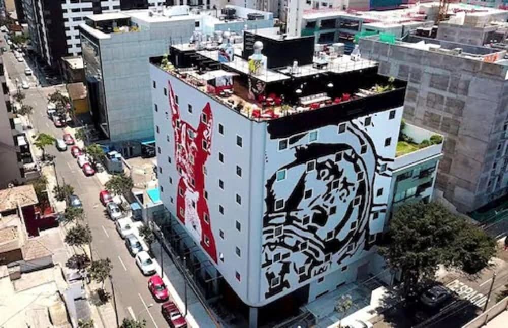 undefined Radisson RED Miraflores 3