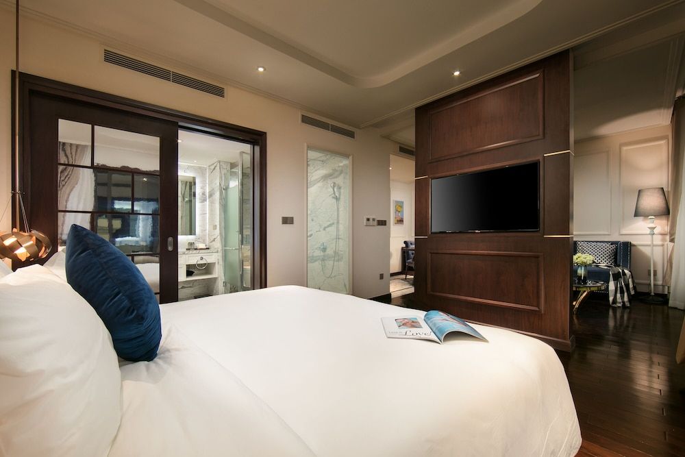 Anatole Balcony Suite