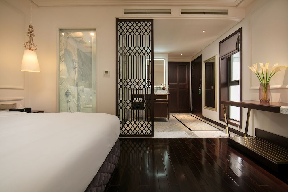 Grand Deluxe