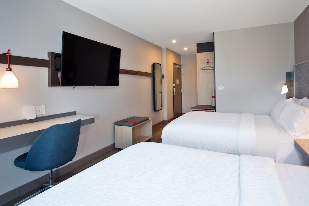 Standard Room, 2 Queen Beds, Accessible (Communications)