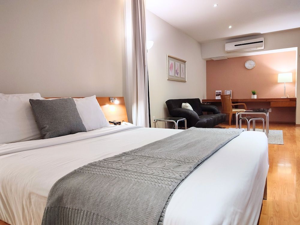 Lombardo Suites
