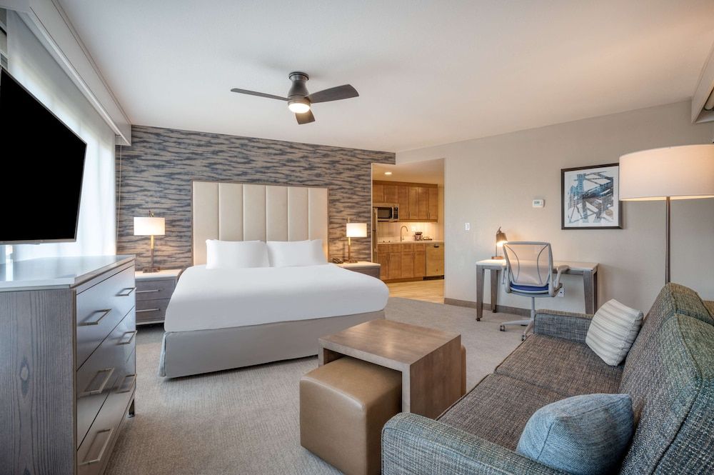 Studio Suite, 1 King Bed, Corner