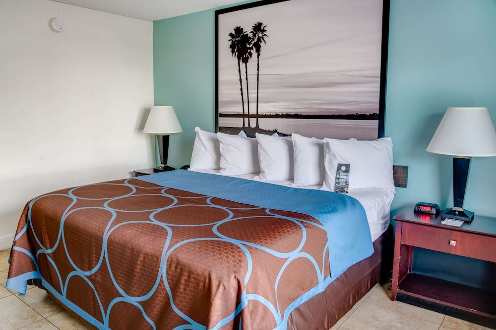 Deluxe Room, 1 King Bed, Non Smoking