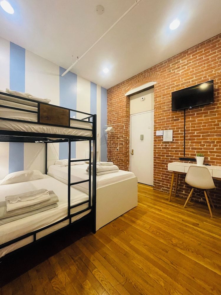 Hotel and the City-Midtown Signature Studio