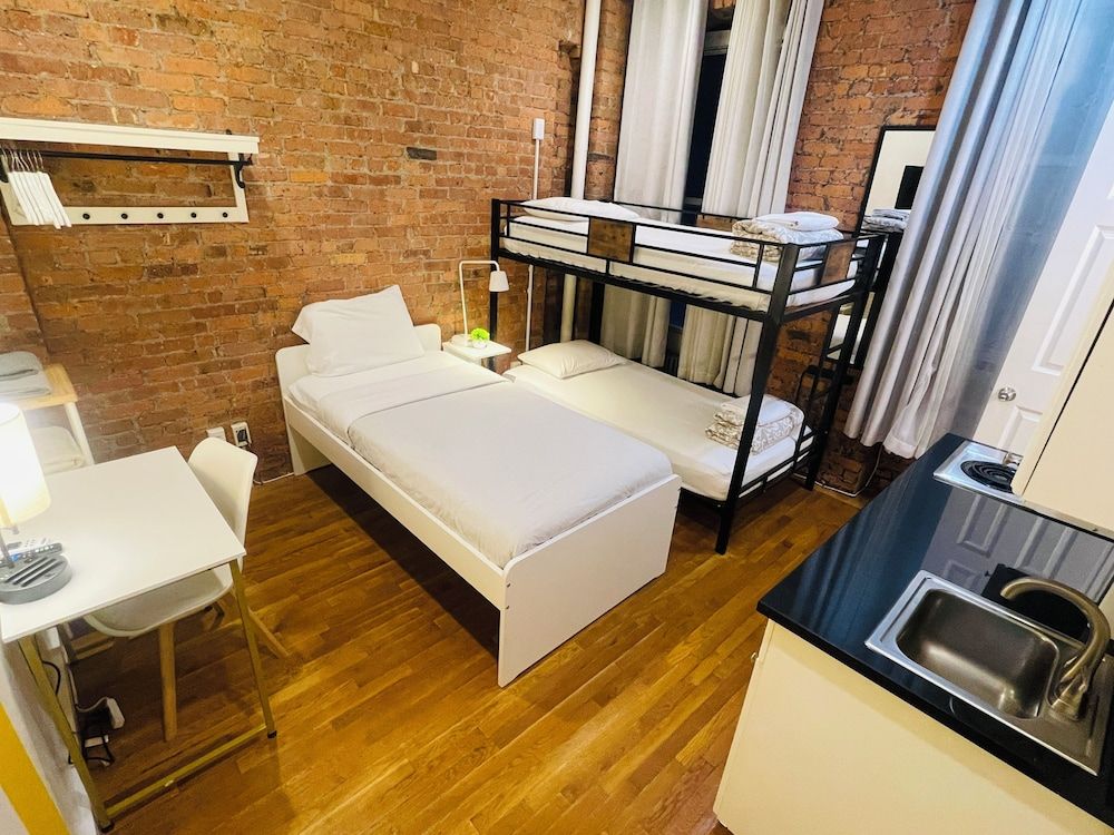 Hotel and the City-Midtown Signature Studio 7