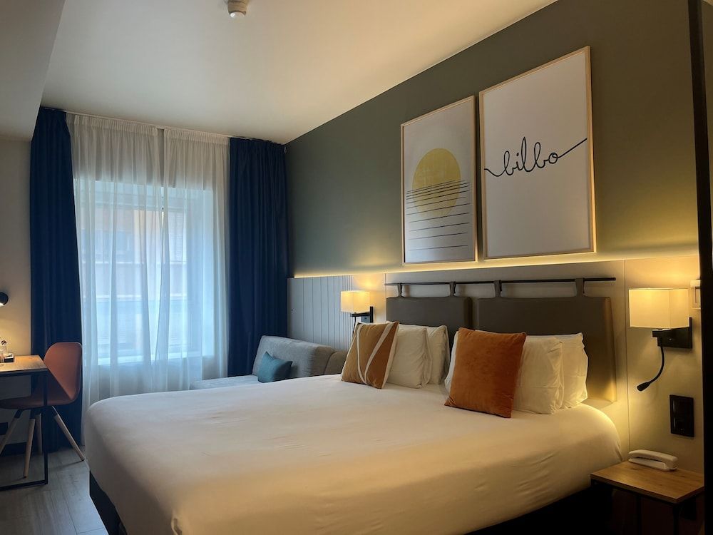 Standard Room, 1 Queen Bed