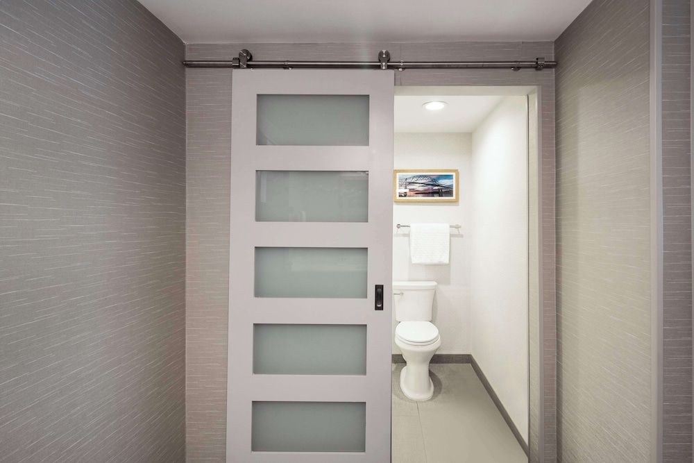 Aiden by Best Western Cape Cod - West Yarmouth Family Suite, Multiple Beds, Non Smoking (Shower Only) 17