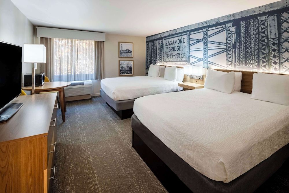 Aiden by Best Western Cape Cod - West Yarmouth Family Suite, Multiple Beds, Non Smoking (Shower Only) 14