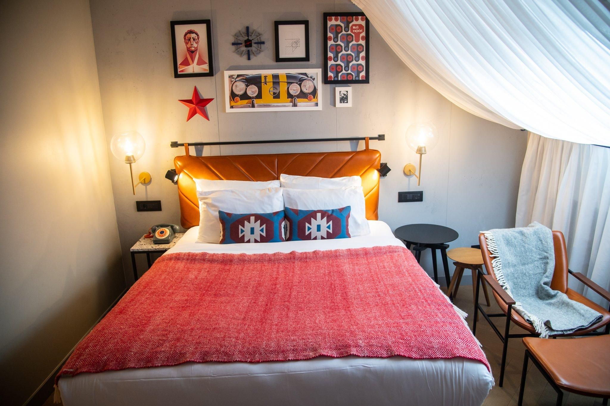 1 Double Standard Cozy Attic Room