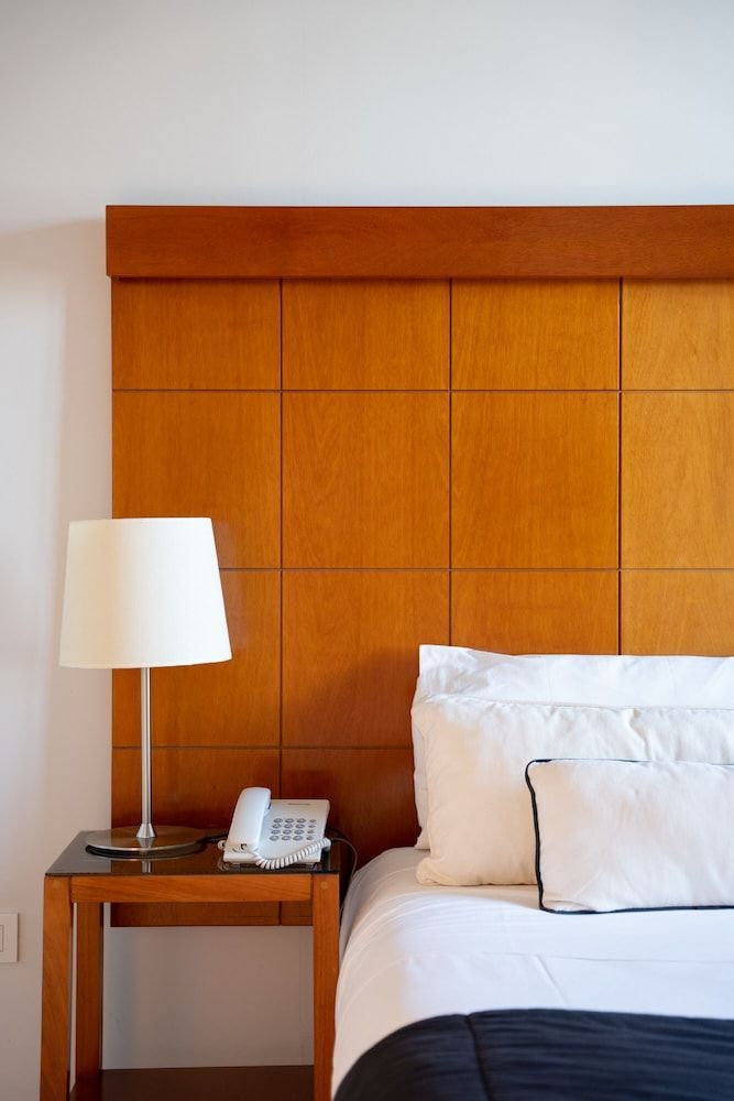 Urbanica The Libertador Hotel Standard Room 6