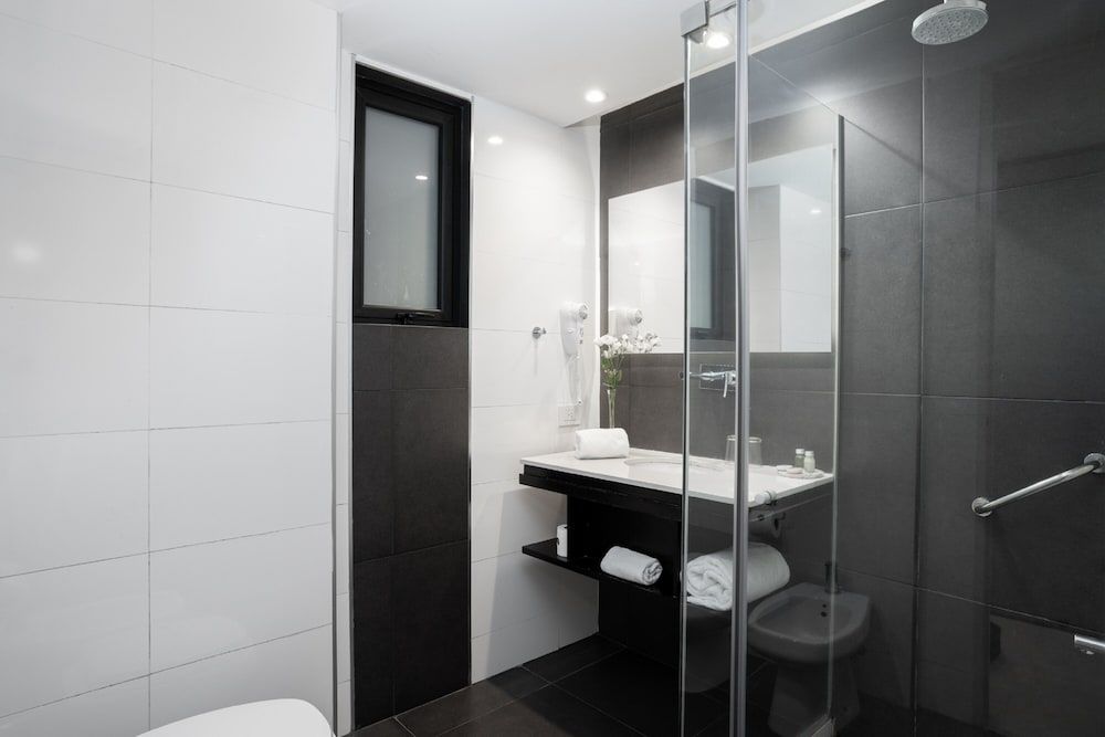 Urbanica The Libertador Hotel Standard Room 5