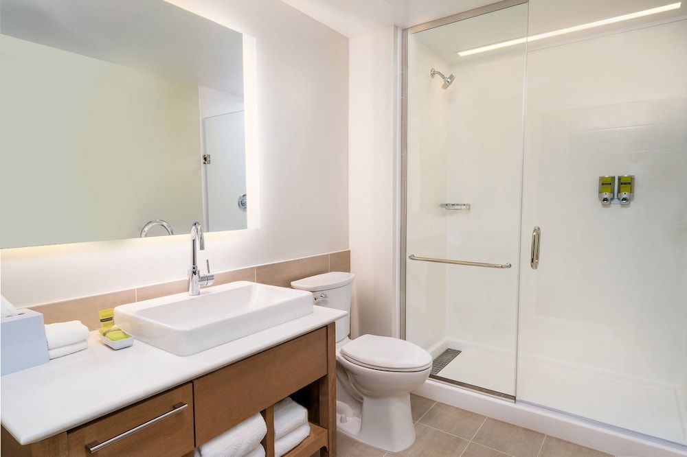 Suite, 4 Bedrooms