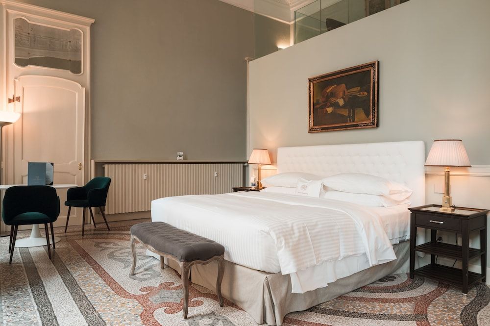 Luxury King Room