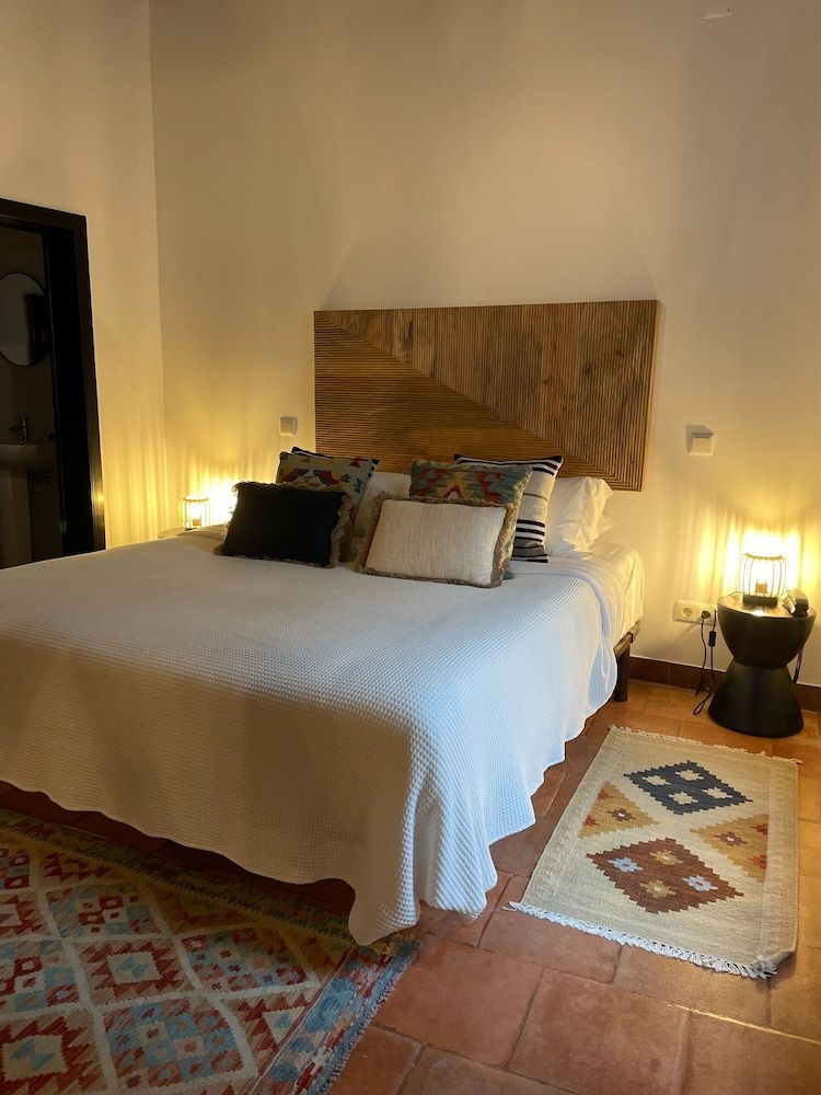 The Literary Man Premium Suite 2