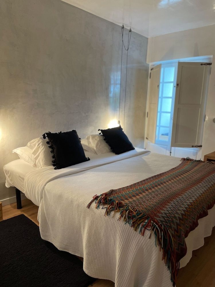 The Literary Man Premium Suite