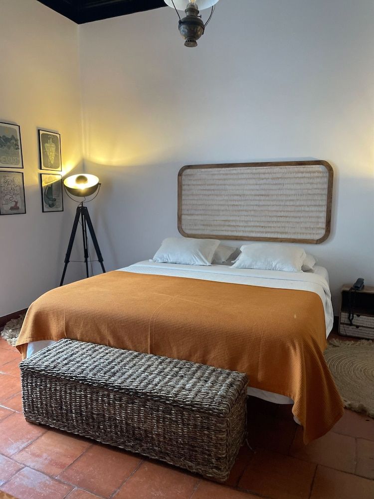 The Literary Man Premium Suite 3